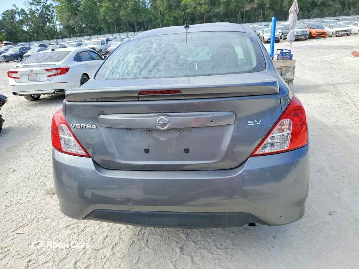 Nissan Versa 2018