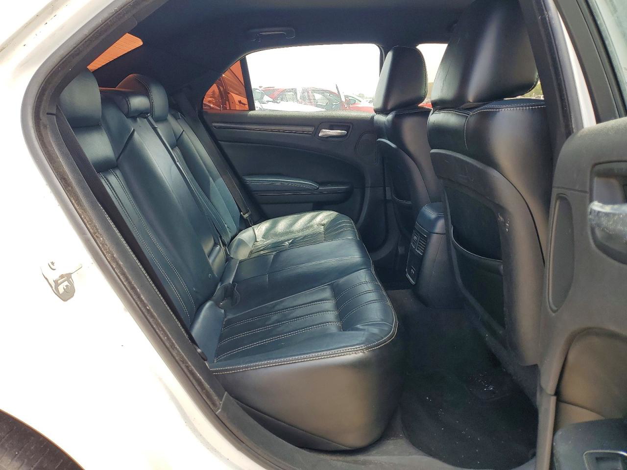 Chrysler 300 2016
