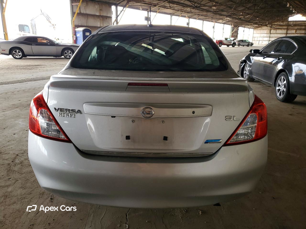 Nissan Versa 2014
