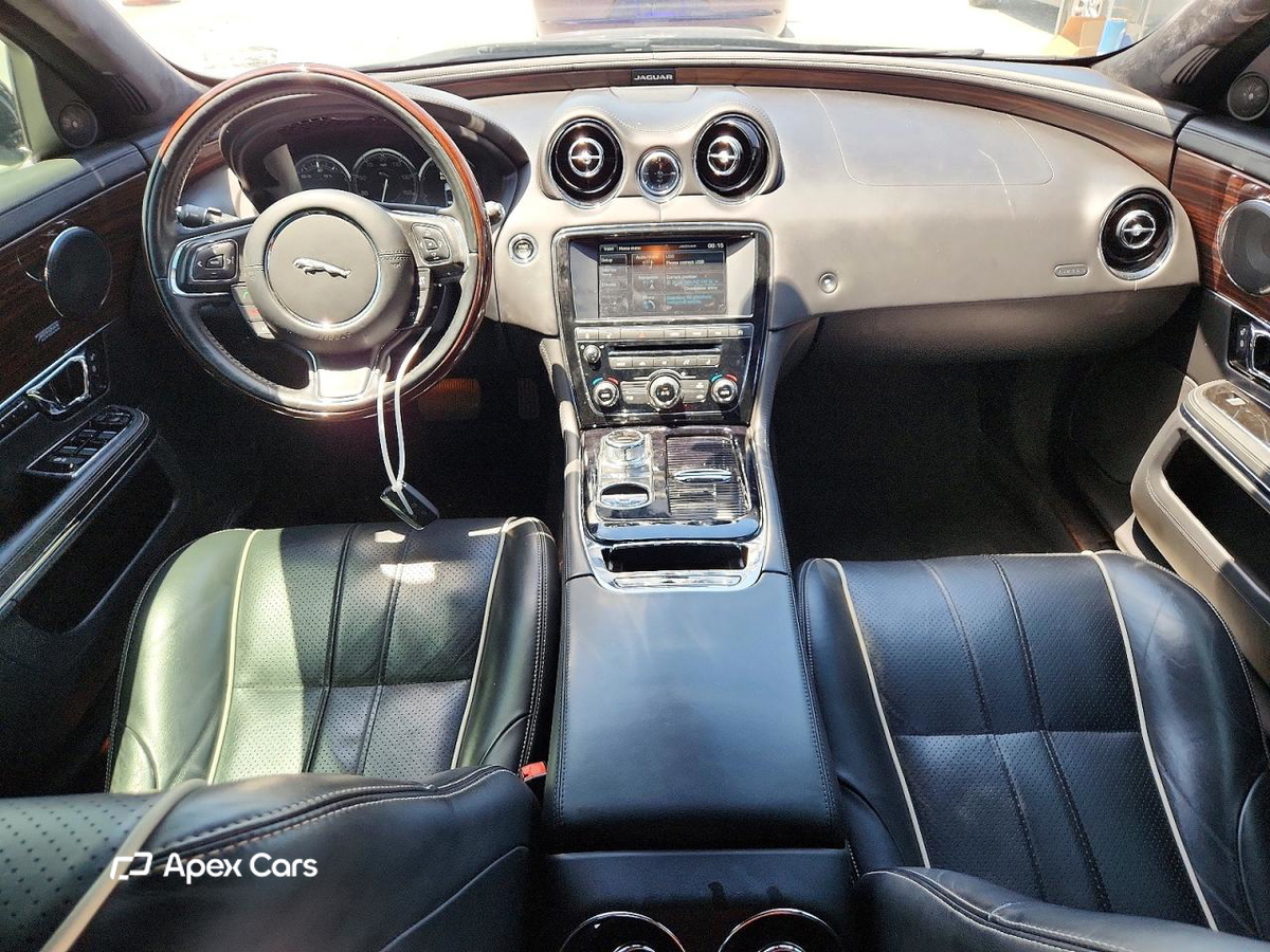 Jaguar XJ 2015