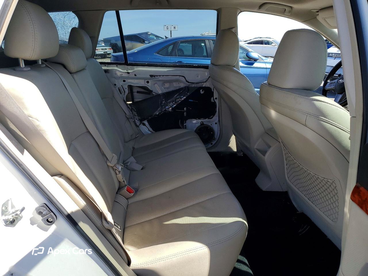 Subaru Outback 2011