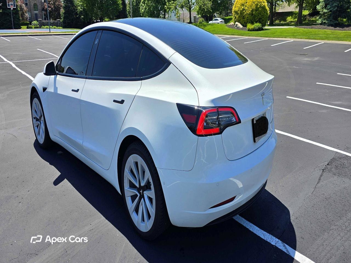 Tesla Model 3 2022
