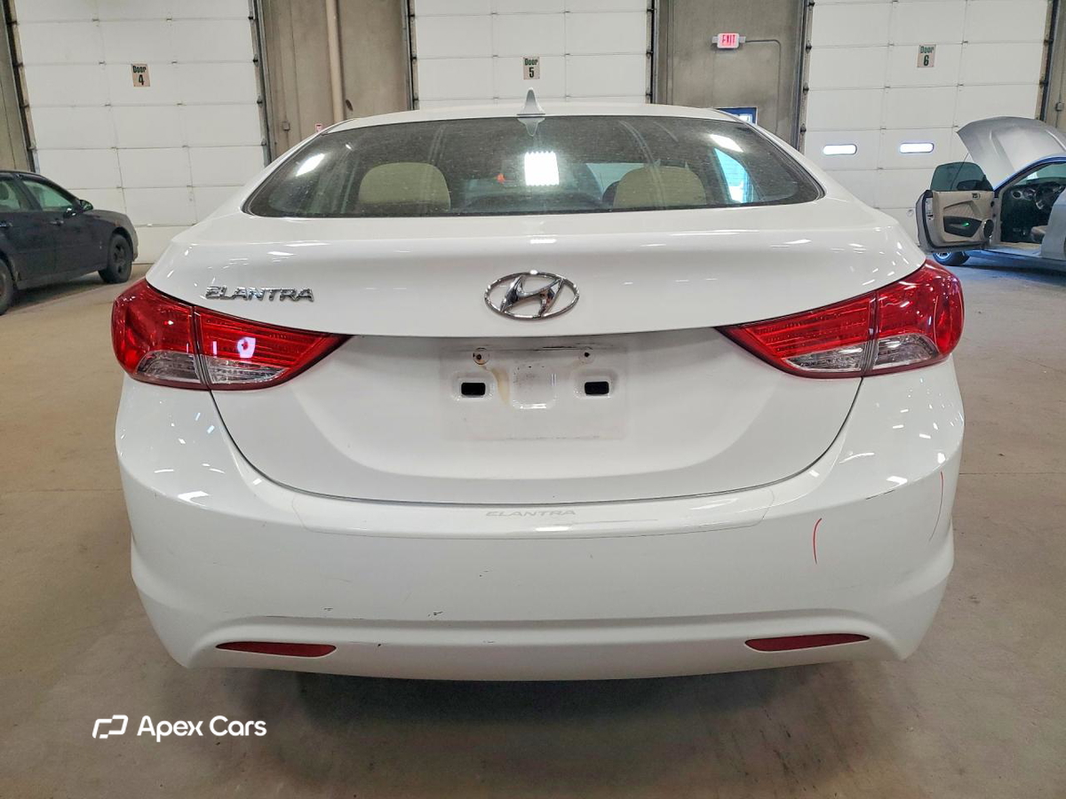 Hyundai Elantra 2013
