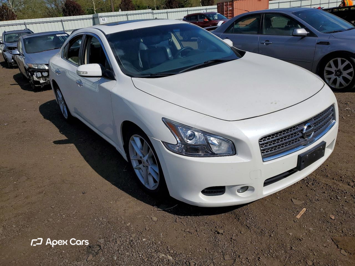 Nissan Maxima 2010