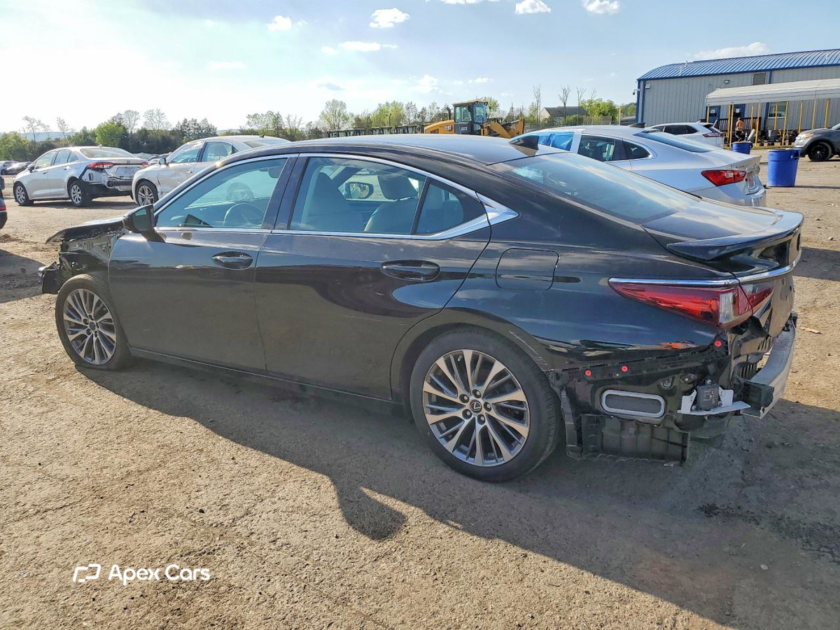 Lexus ES 2020