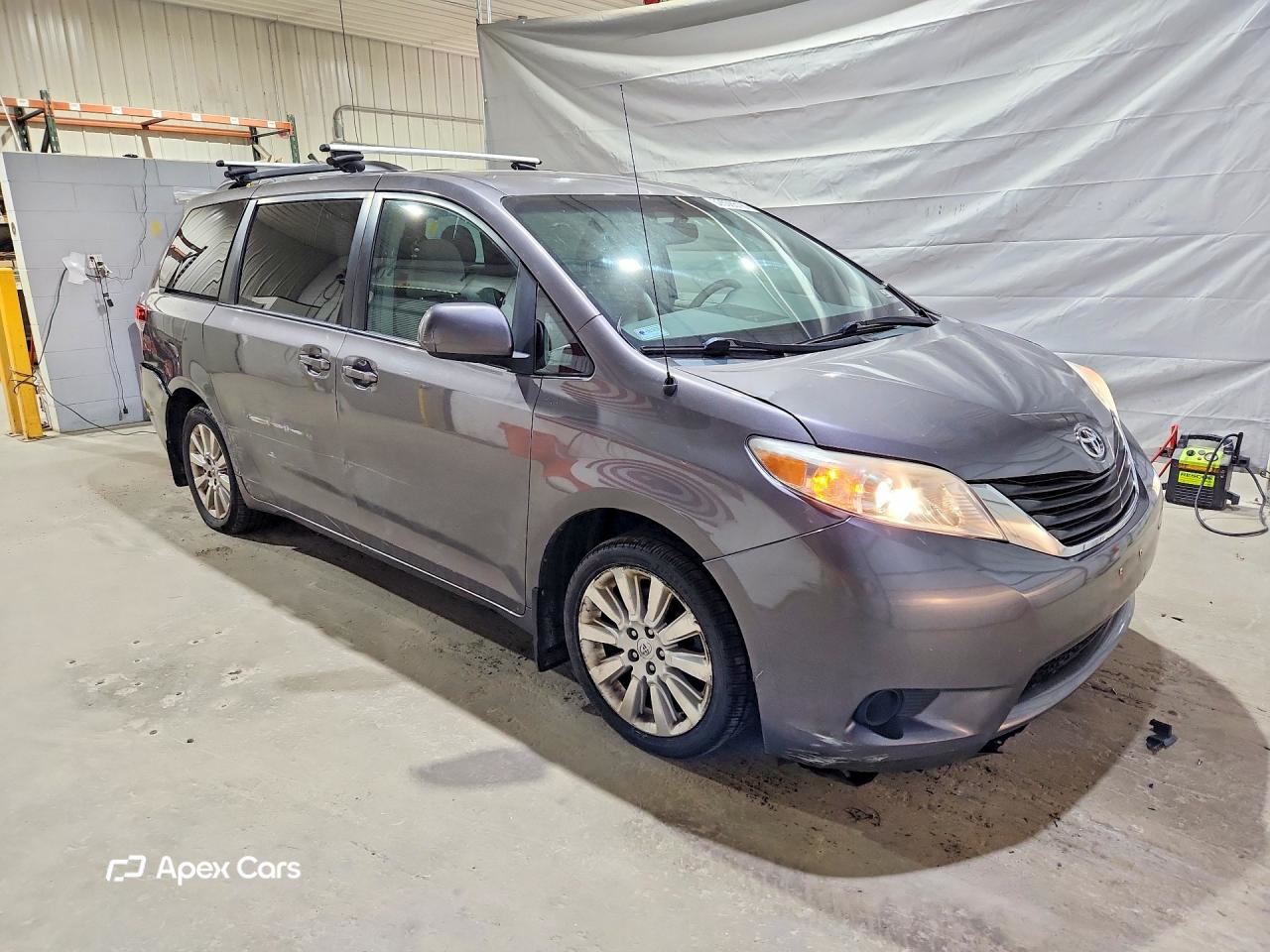 Toyota Sienna 2011