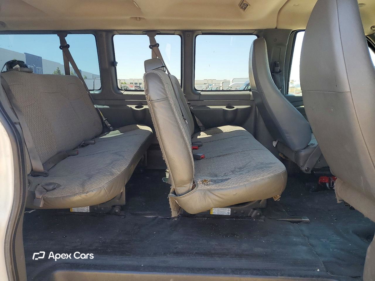 Chevrolet Express 2013