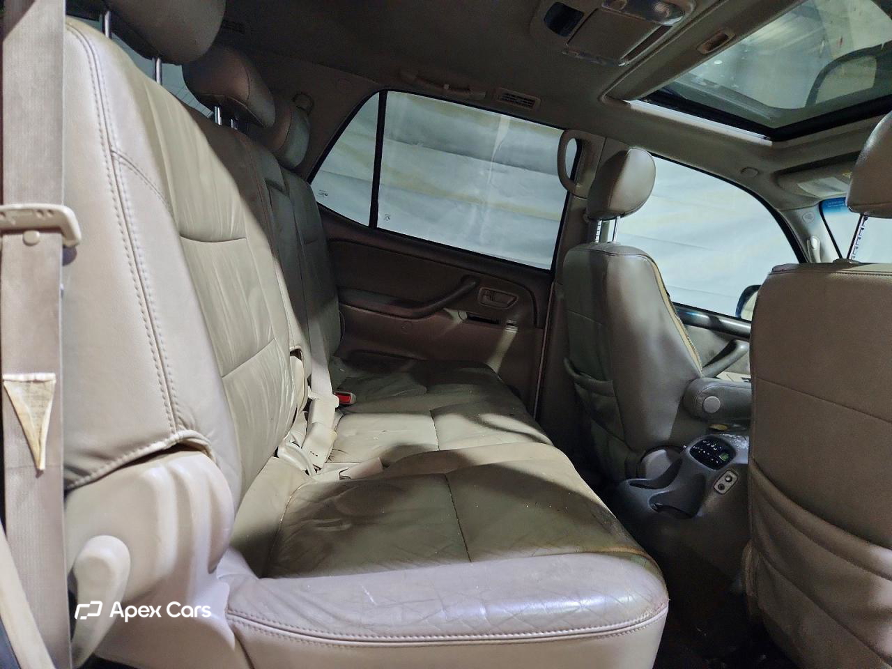 Toyota Sequoia 2005