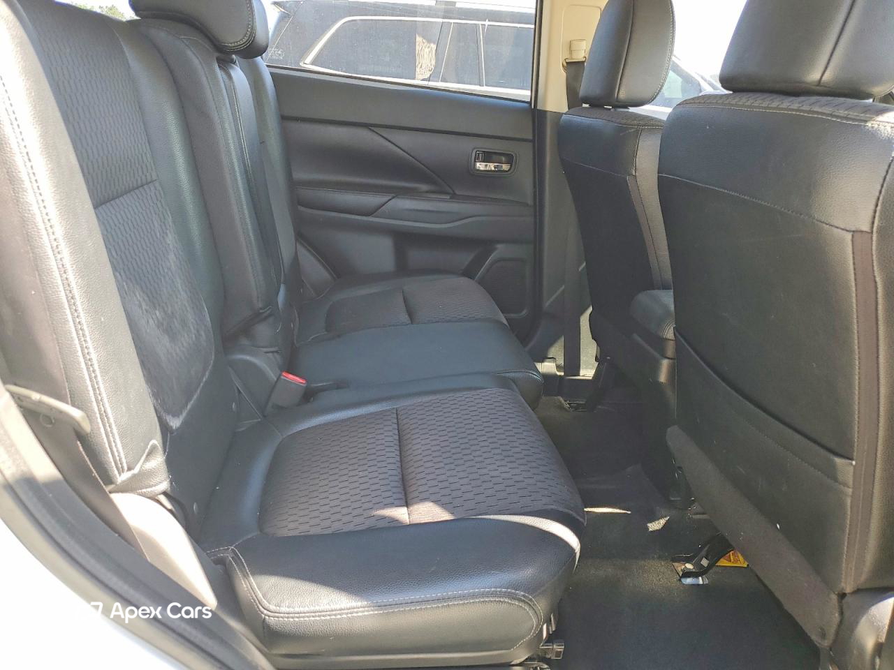 Mitsubishi Outlander 2015