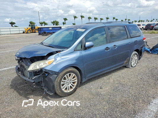 Toyota Sienna 2014 - Image 1 of 14