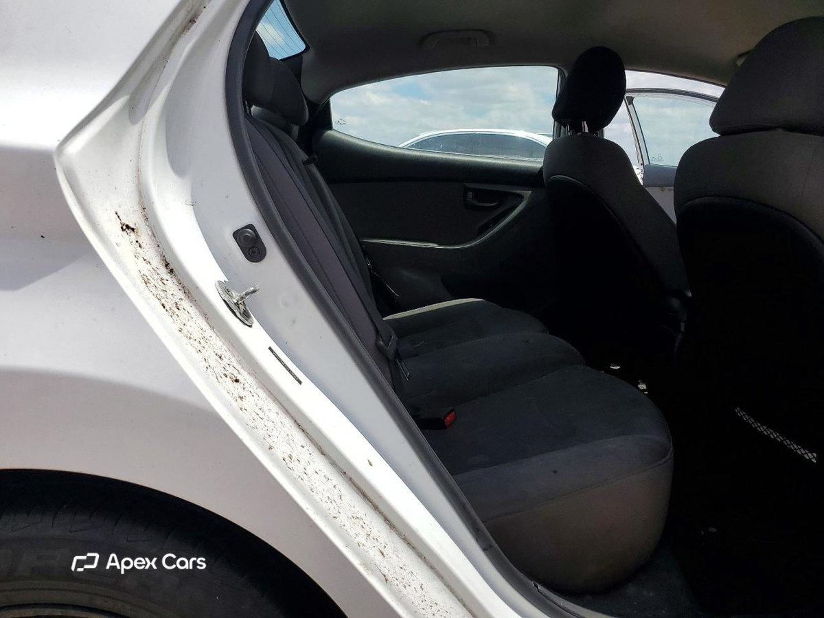 Hyundai Elantra 2016