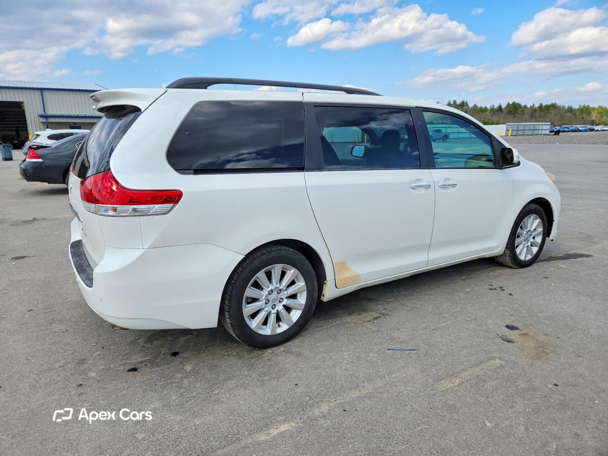 Toyota Sienna 2014