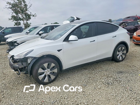 Tesla Model Y 2023 - Image 1 of 14
