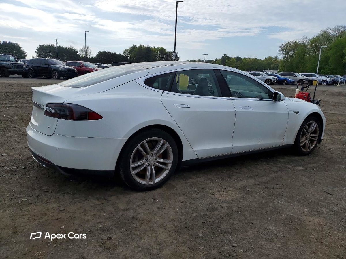 Tesla Model S 2014