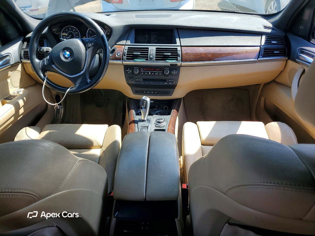 BMW X5 2011