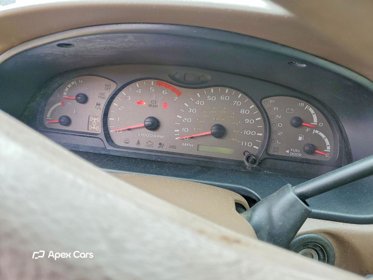 Toyota Sequoia 2004