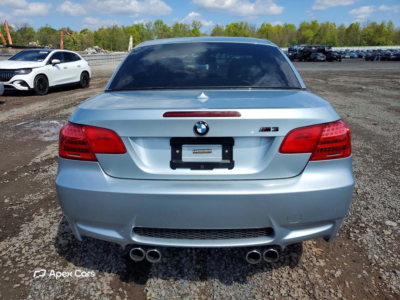 BMW M3 2011