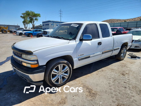Chevrolet Silverado 2002 - Image 1 of 12