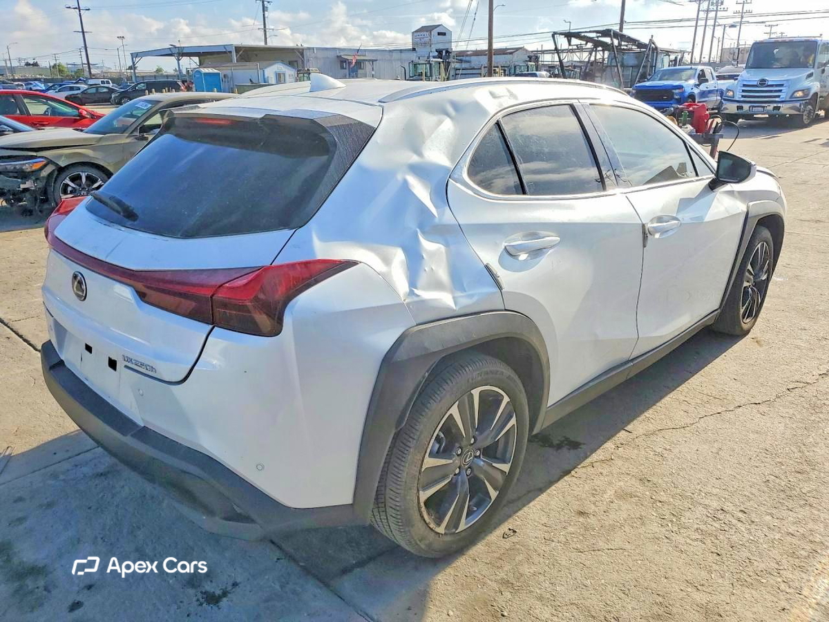 Lexus UX 2024