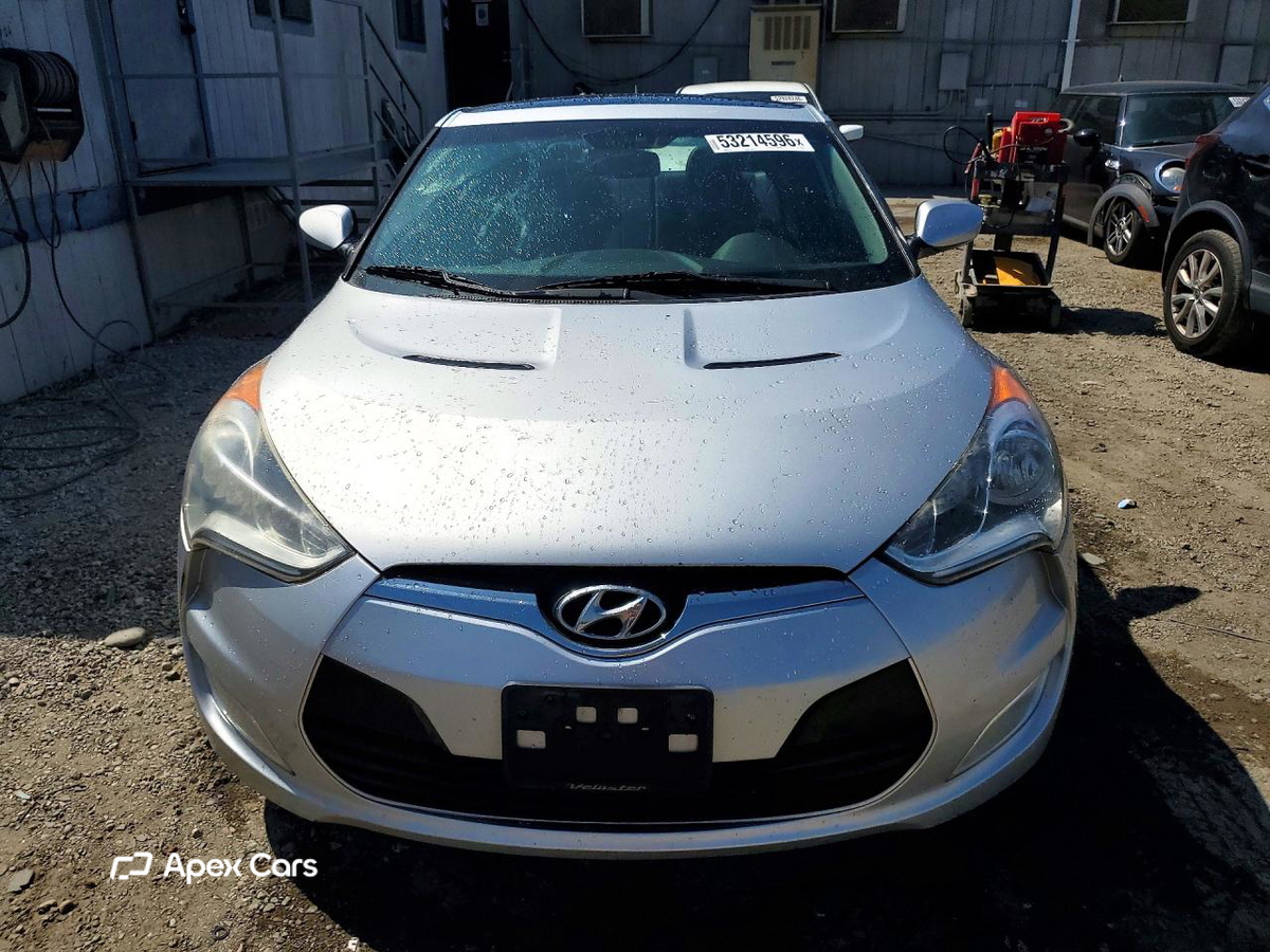 Hyundai Veloster 2013