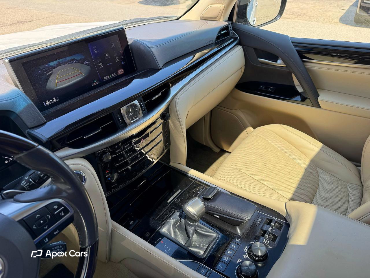 Lexus LX 2018