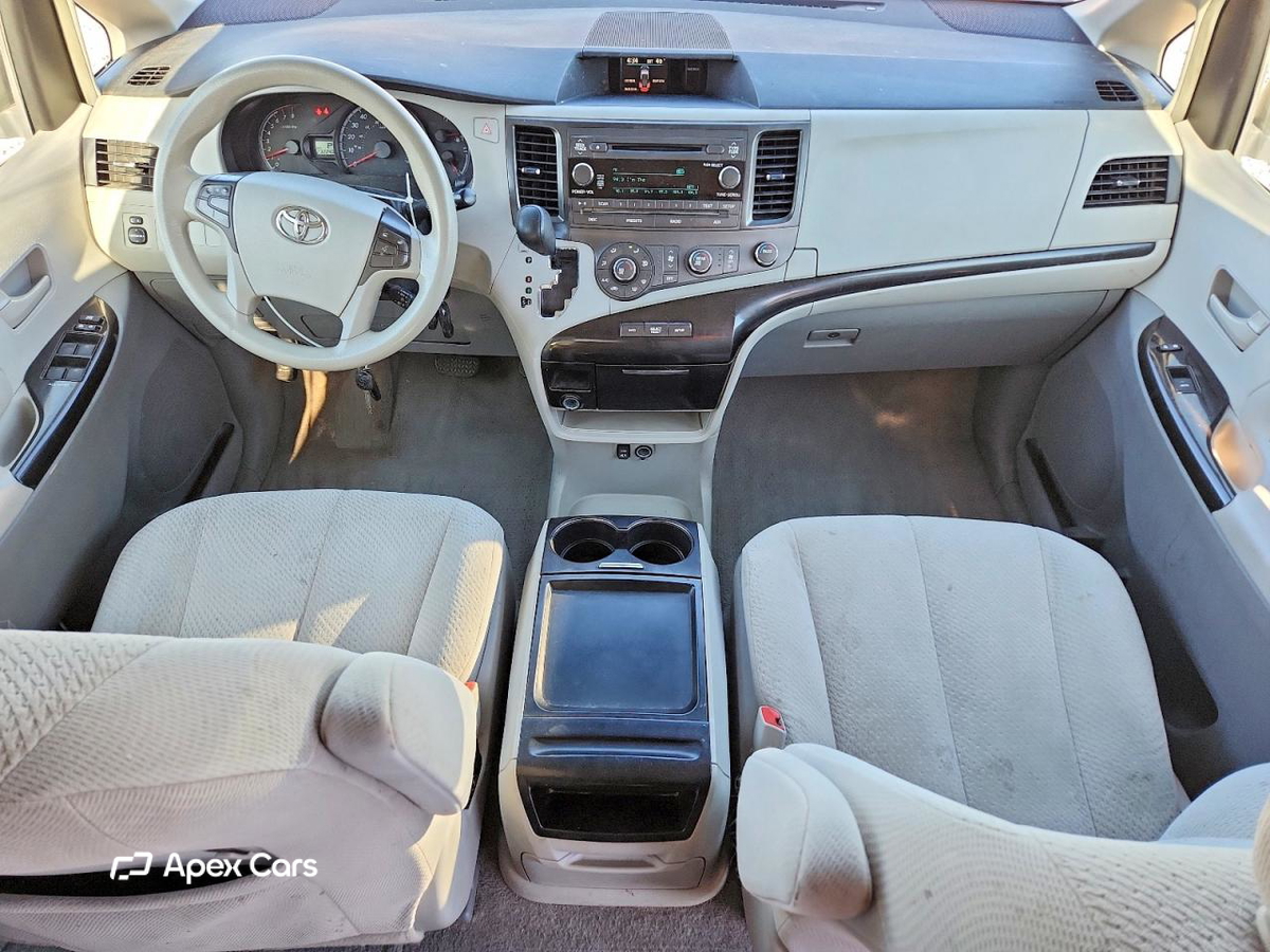Toyota Sienna 2011