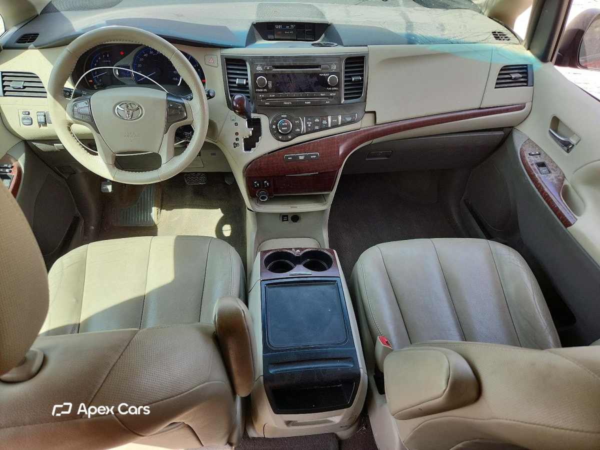 Toyota Sienna 2012