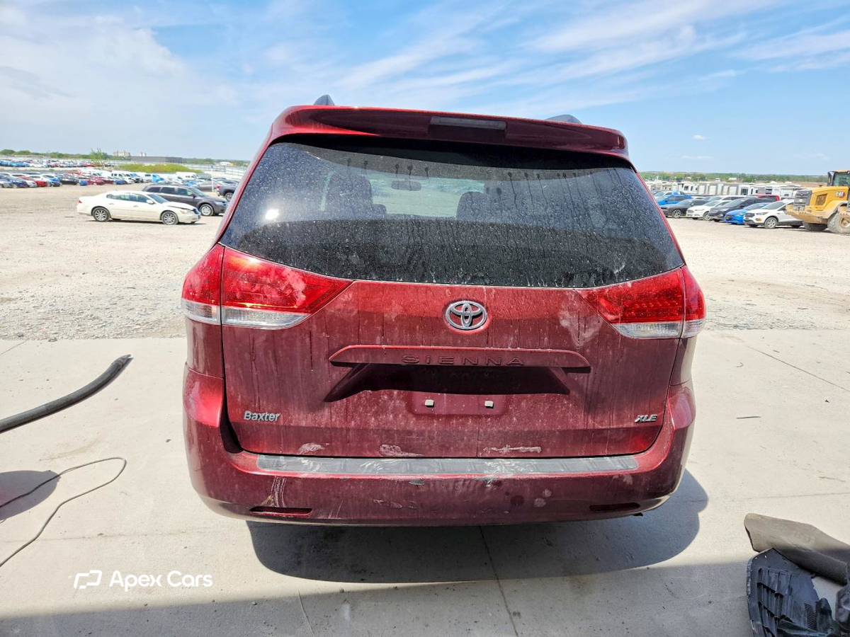Toyota Sienna 2012