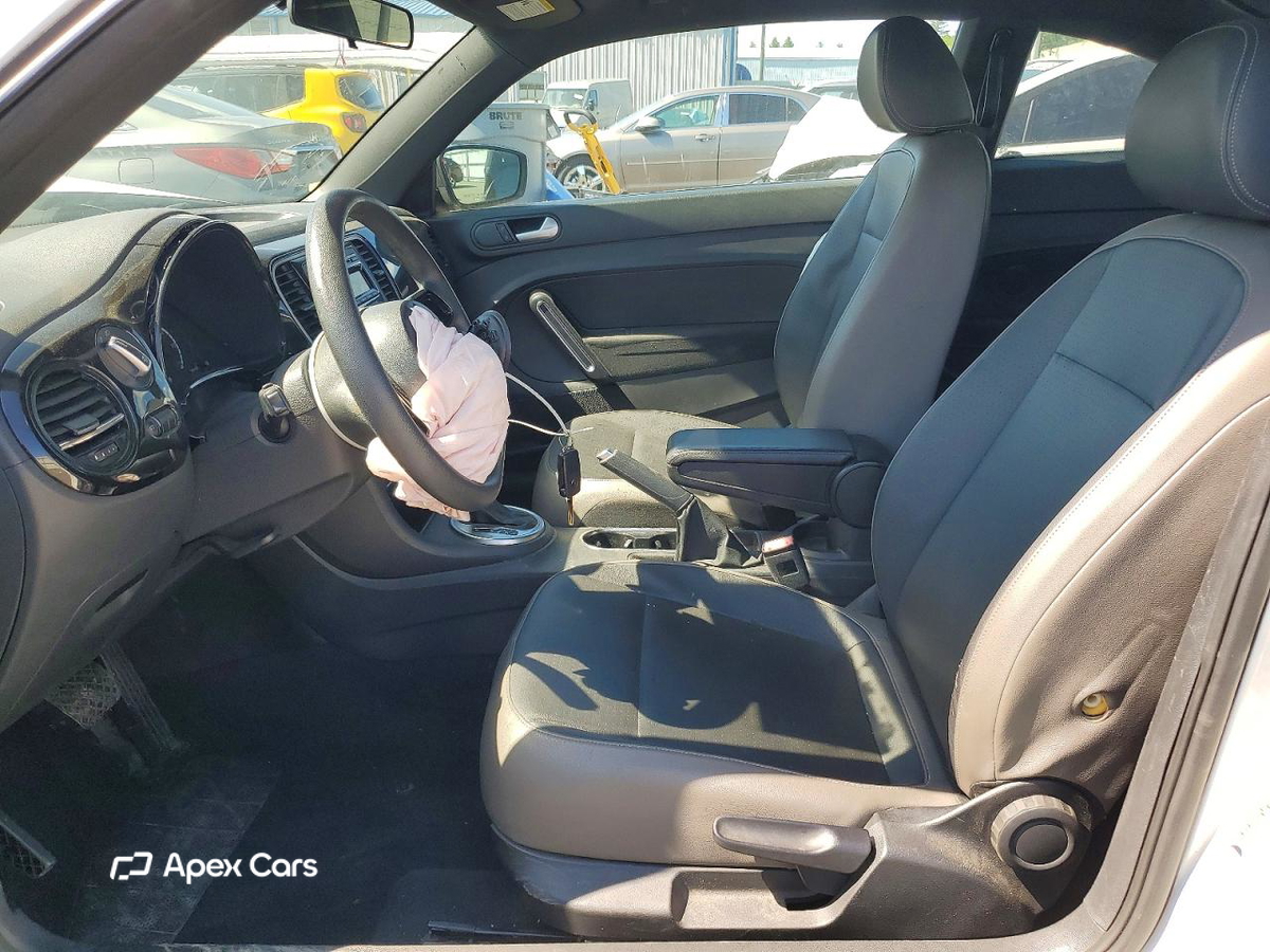 Volkswagen Beetle 2015