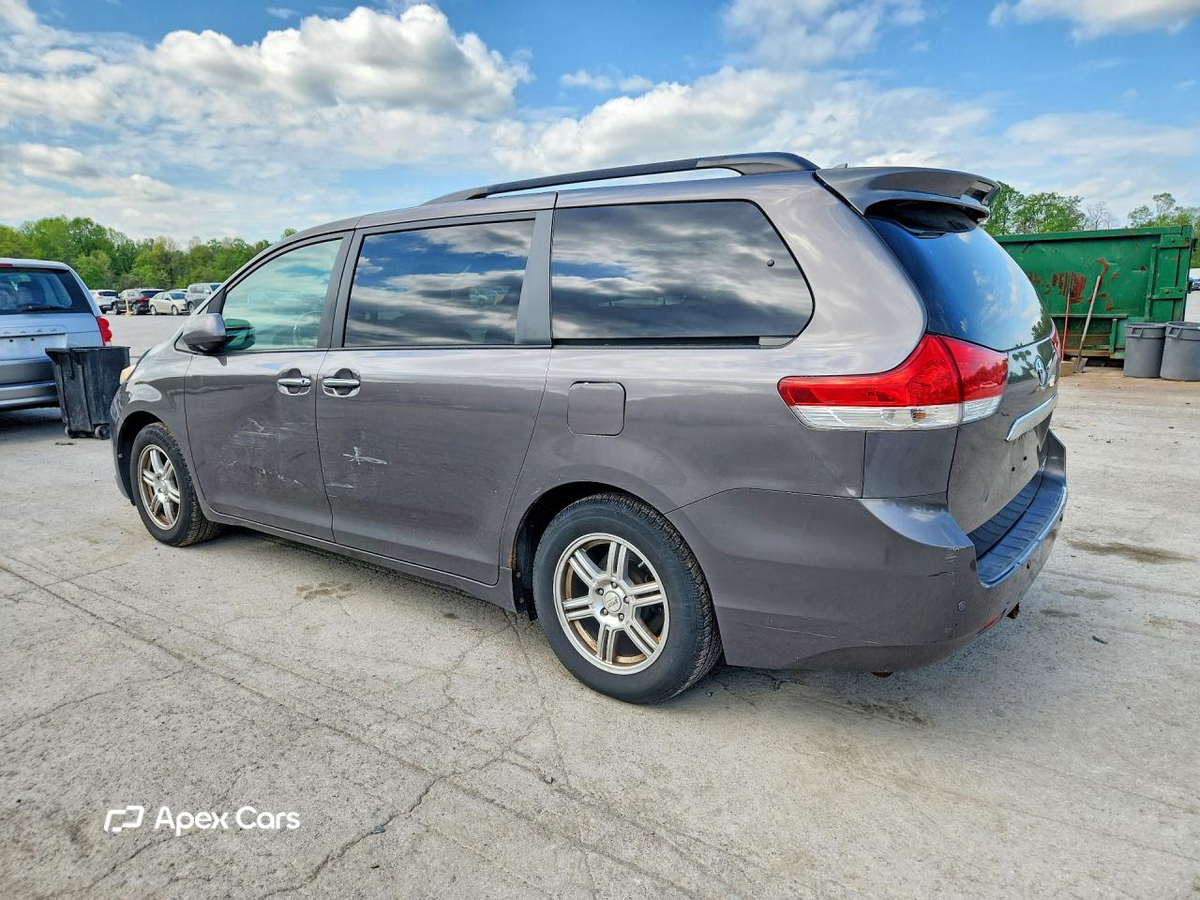 Toyota Sienna 2012