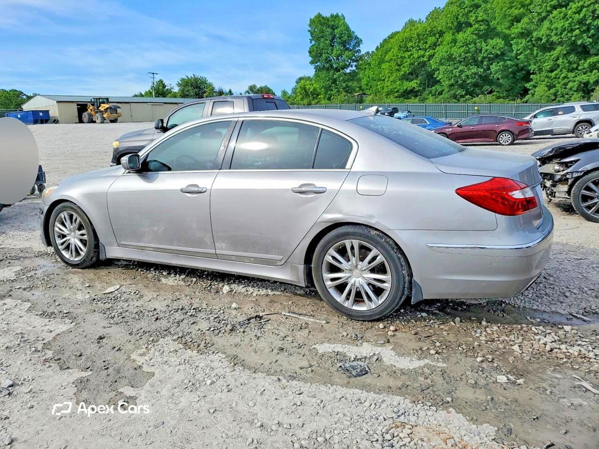 Hyundai Genesis 2012