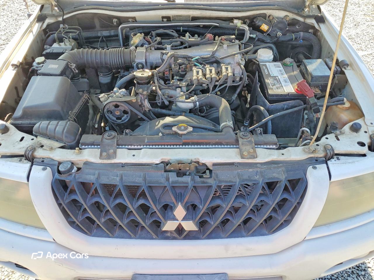 Mitsubishi Montero 2003
