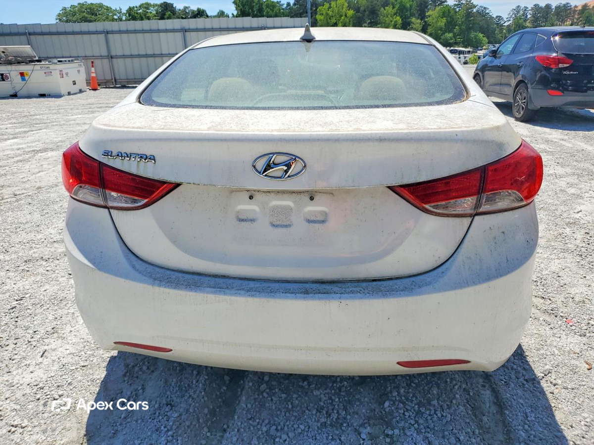 Hyundai Elantra 2013