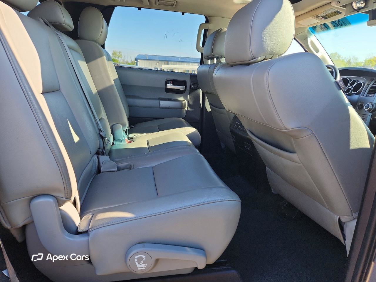 Toyota Sequoia 2015