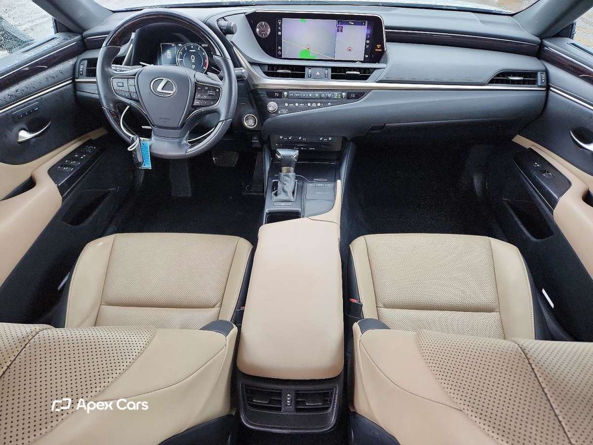 Lexus ES 2021