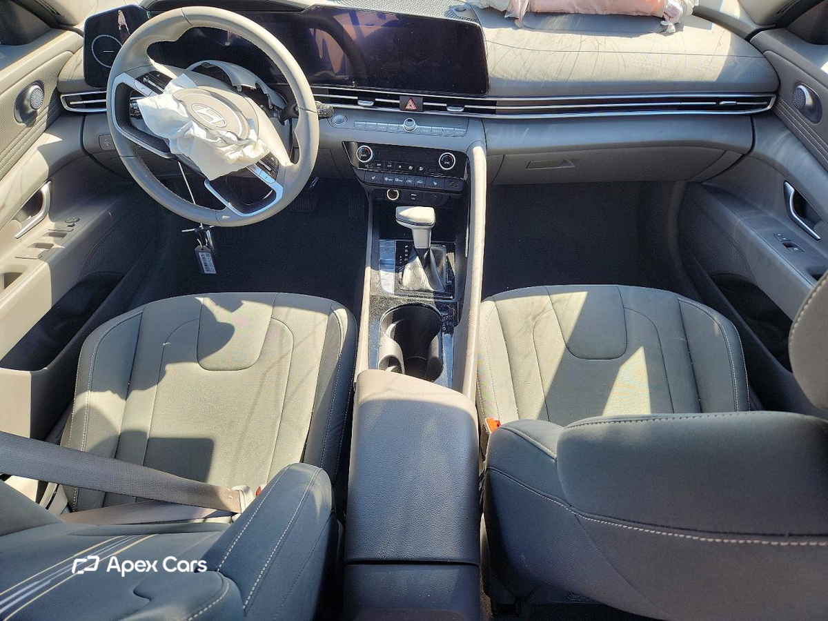 Hyundai Elantra 2025