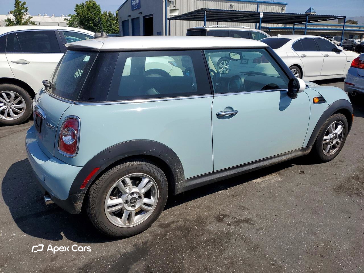 MINI Cooper 2011