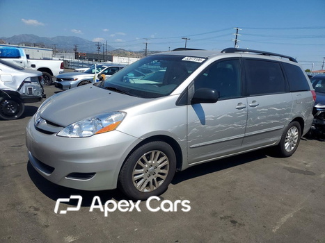 Toyota Sienna 2010 - Image 1 of 13