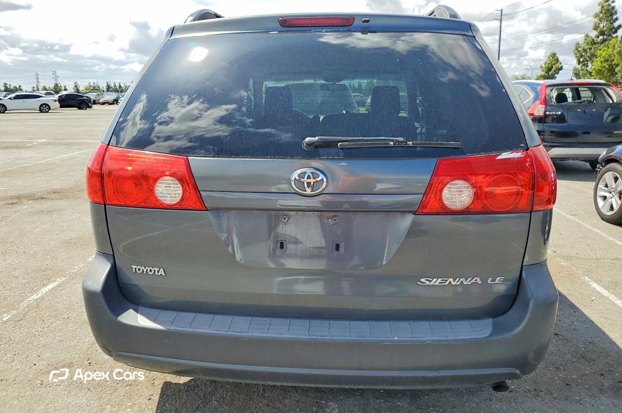 Toyota Sienna 2010