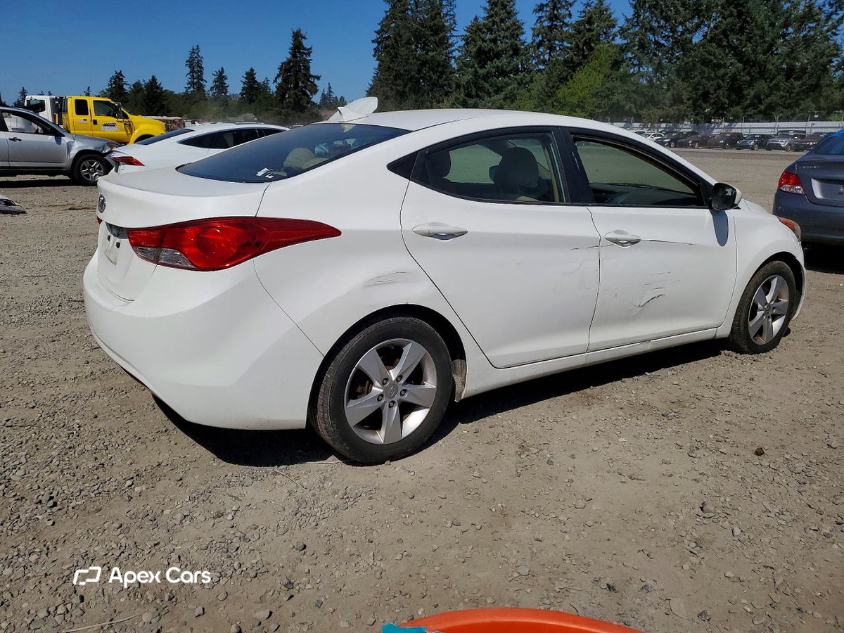 Hyundai Elantra 2013