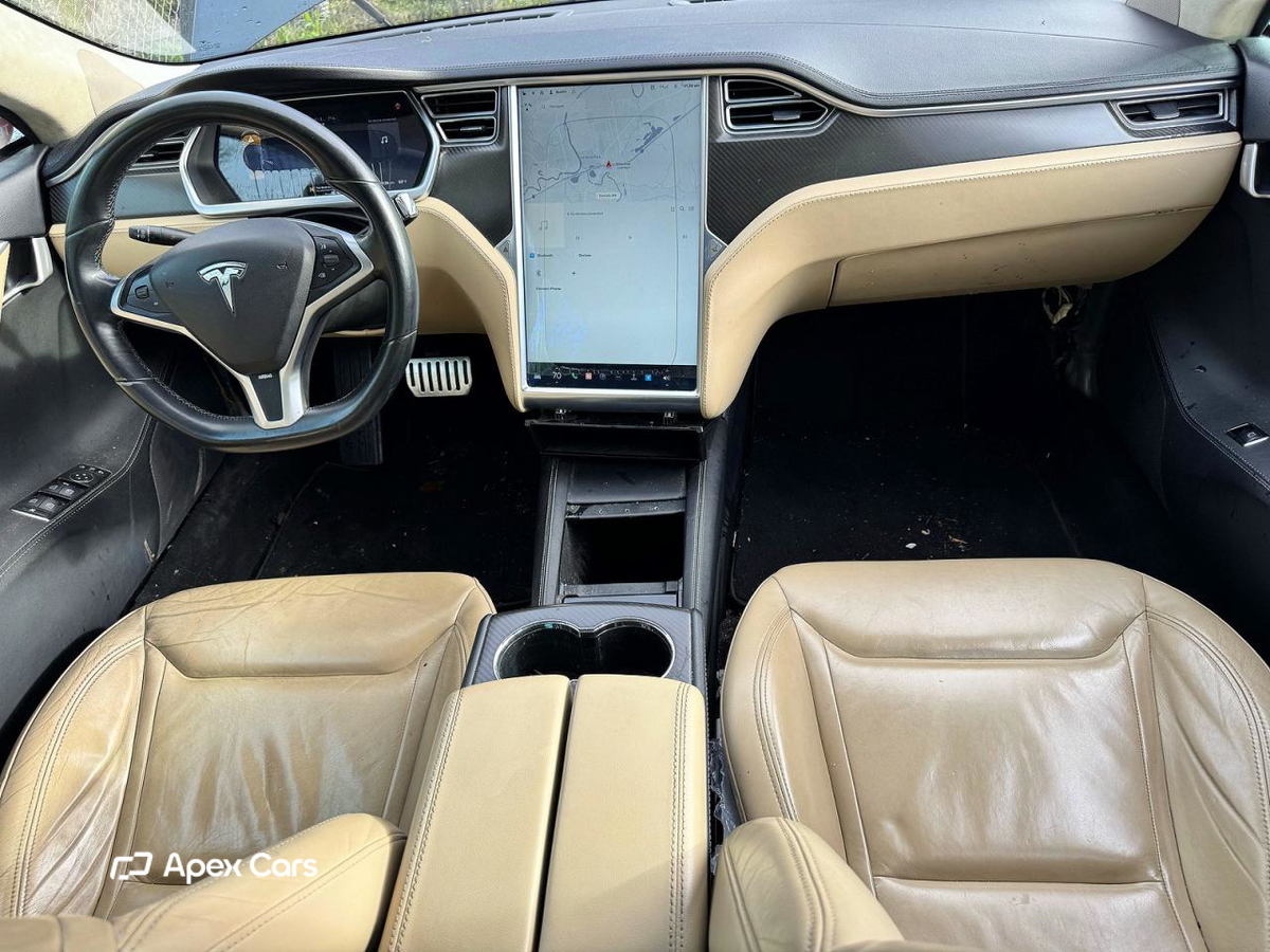 Tesla Model S 2014