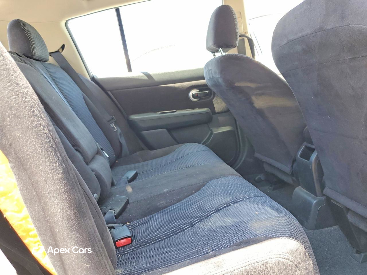 Nissan Versa 2011