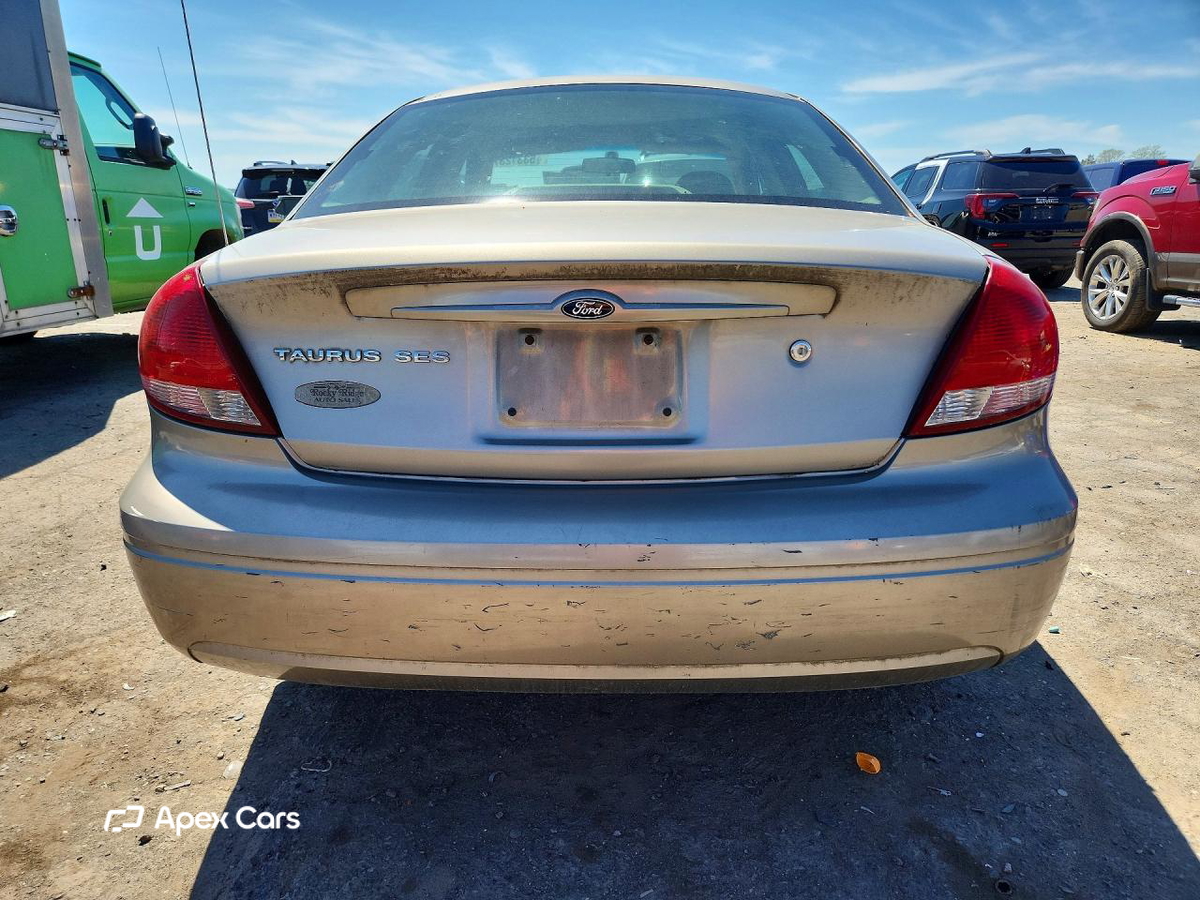 Ford Taurus 2004