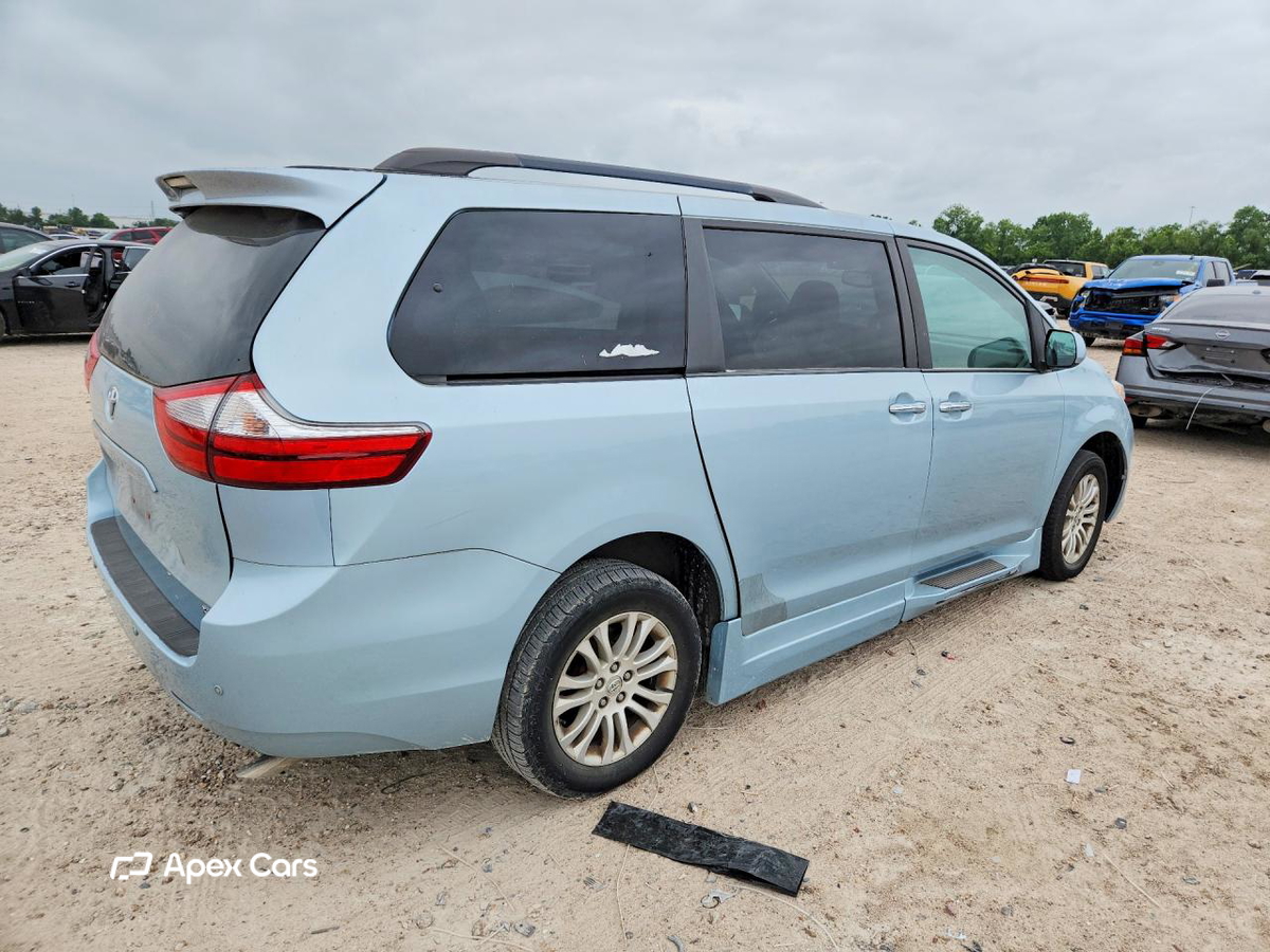 Toyota Sienna 2015