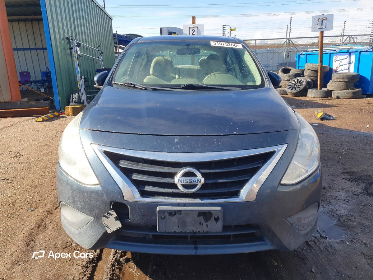 Nissan Versa 2015