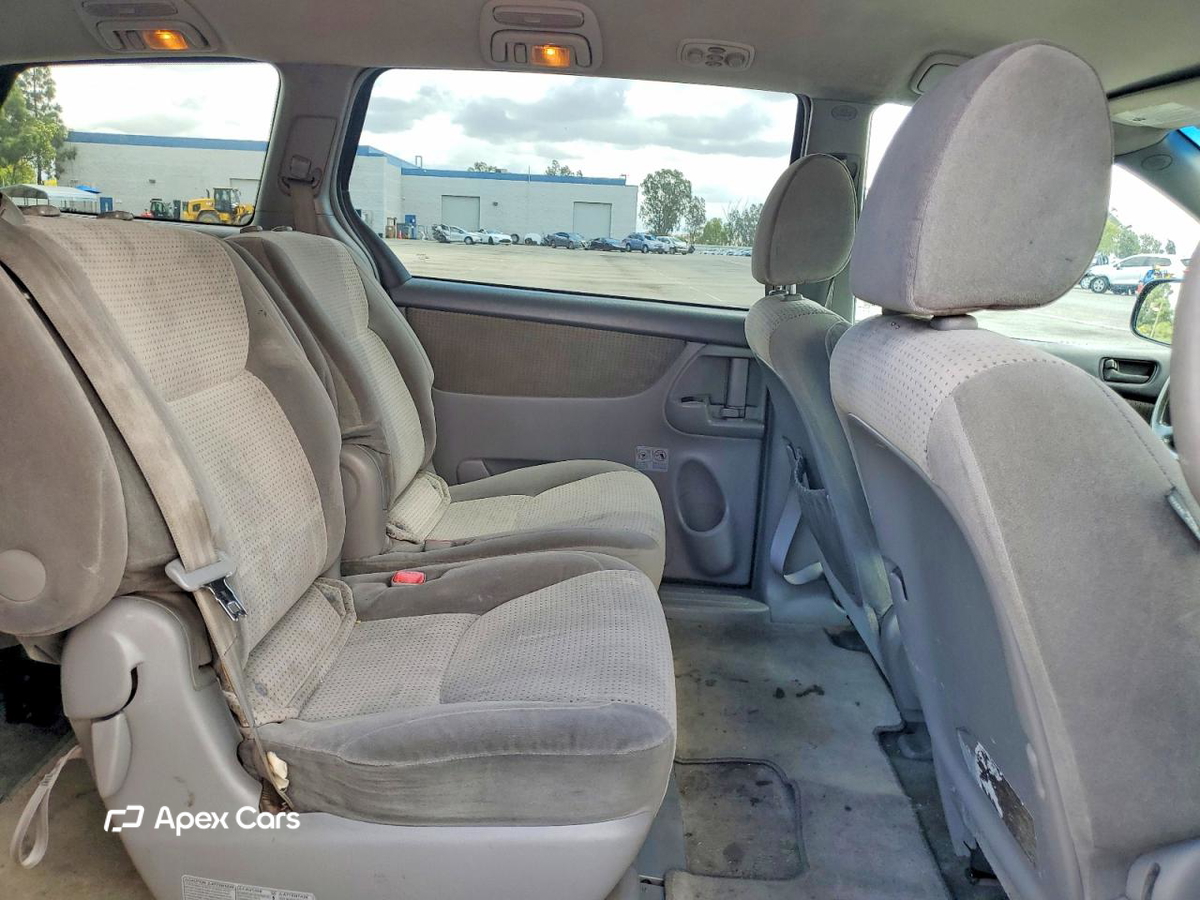 Toyota Sienna 2010