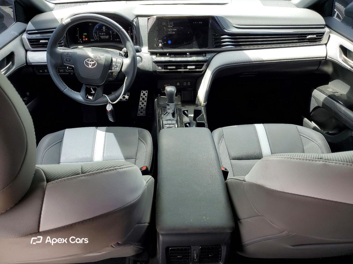 Toyota Camry 2025