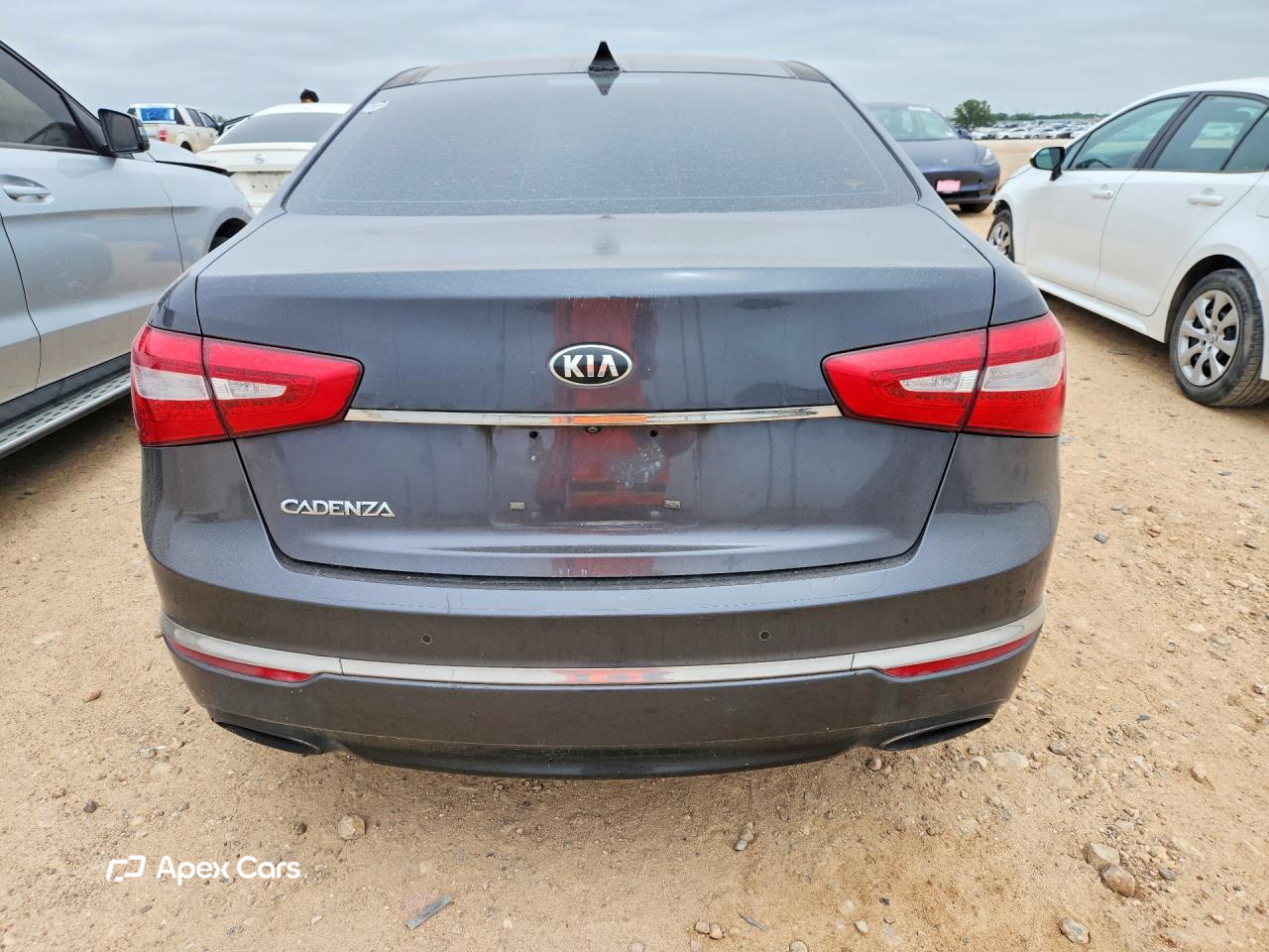 Kia Cadenza 2016