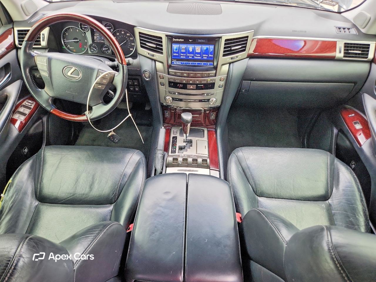 Lexus LX 2015