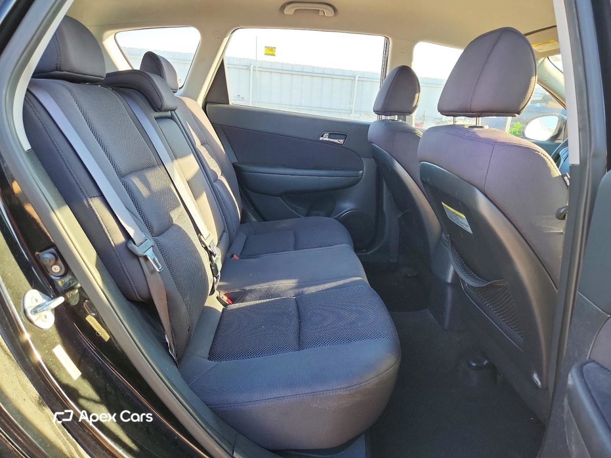 Hyundai Elantra 2012